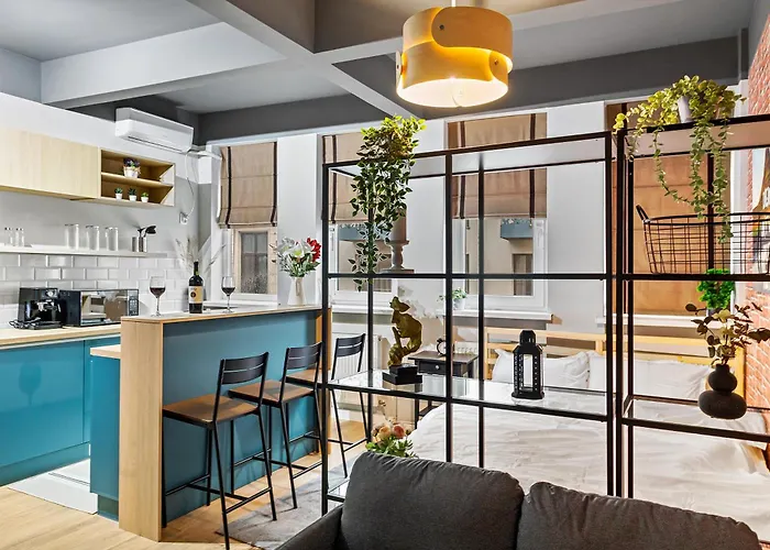 Old Town Smardan - Lively Area