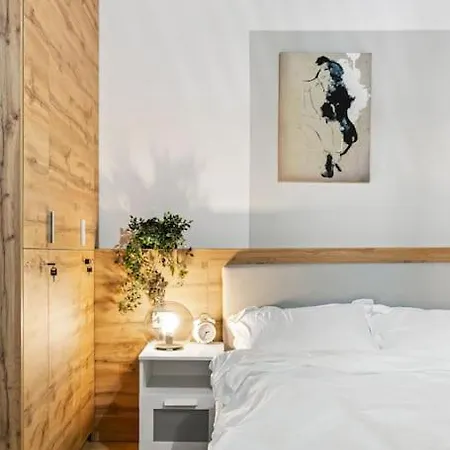 Old Town Cozy 321