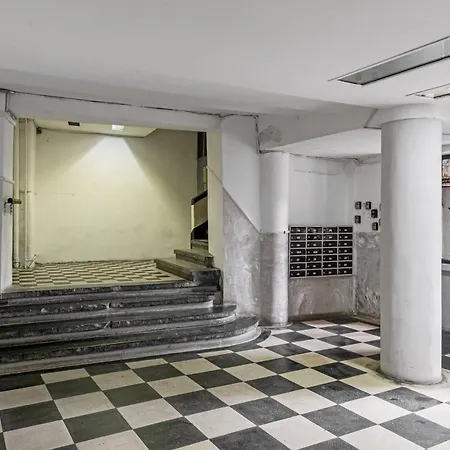 Old Town Smardan Studios - Central Lively Area Apartment